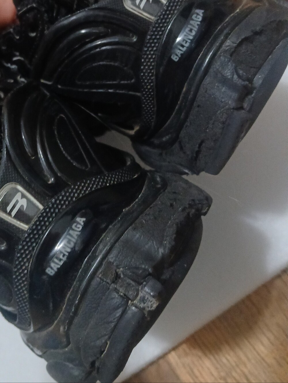 Balenciaga Black Chunky Lace-Up Sneakers - Picture 5 of 5